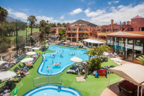 Отель Hotel Villa Mandi Golf Resort  Арона